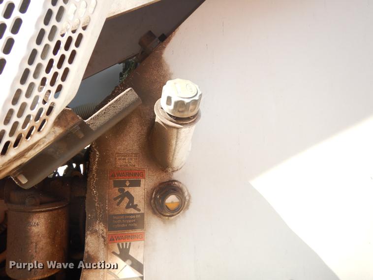 image for item DD0834 1997 Johnston 3000 street sweeper