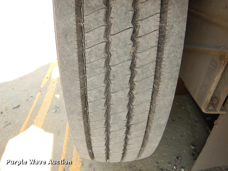 image for item DD0834 1997 Johnston 3000 street sweeper