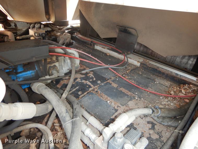 image for item DD0834 1997 Johnston 3000 street sweeper