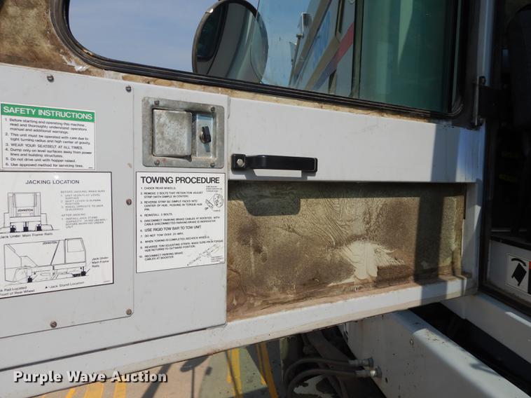 image for item DD0834 1997 Johnston 3000 street sweeper