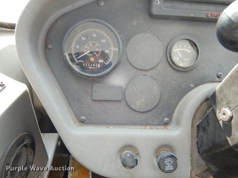 image for item DD0834 1997 Johnston 3000 street sweeper