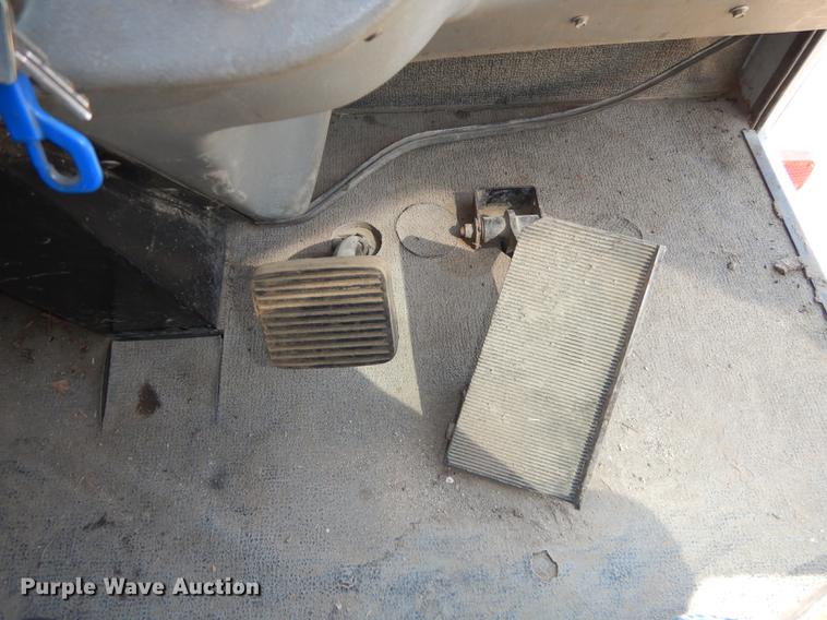 image for item DD0834 1997 Johnston 3000 street sweeper