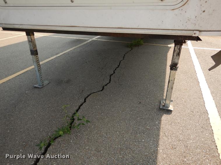 image for item DD0838 2001 Keystone Montana camper