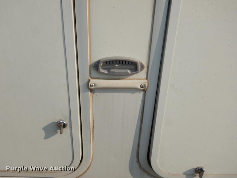 image for item DD0838 2001 Keystone Montana camper