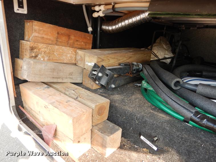 image for item DD0838 2001 Keystone Montana camper