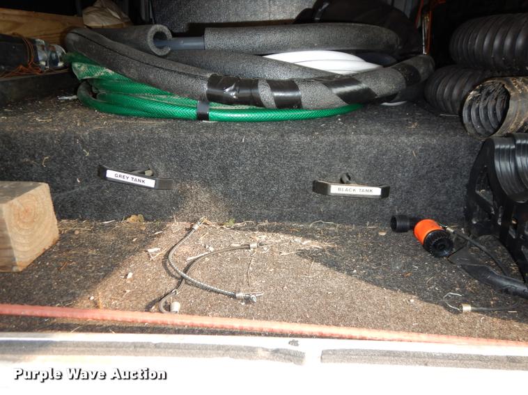 image for item DD0838 2001 Keystone Montana camper