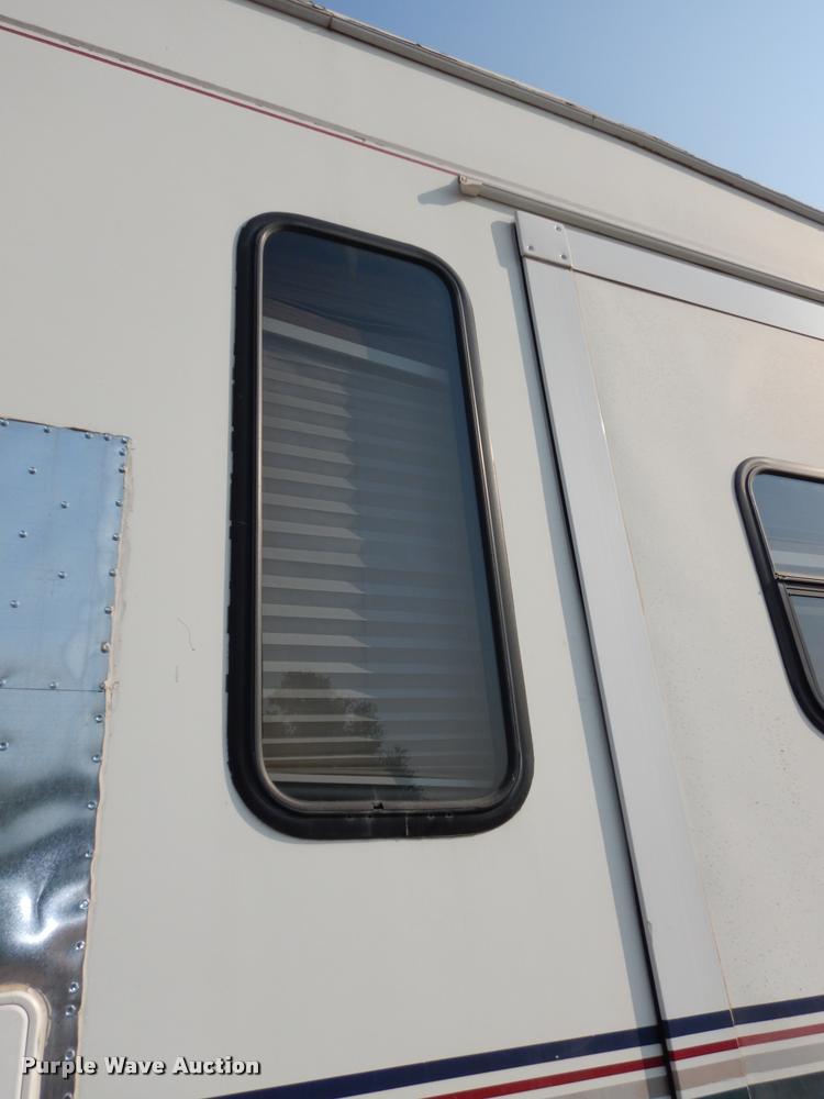 image for item DD0838 2001 Keystone Montana camper