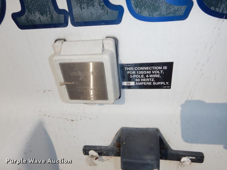 image for item DD0838 2001 Keystone Montana camper