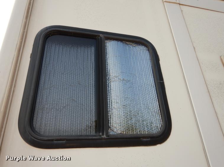 image for item DD0838 2001 Keystone Montana camper