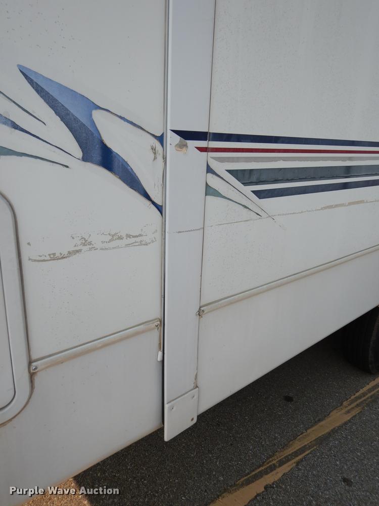 image for item DD0838 2001 Keystone Montana camper