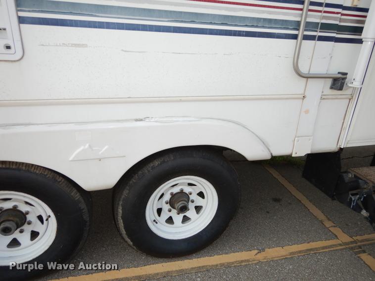 image for item DD0838 2001 Keystone Montana camper