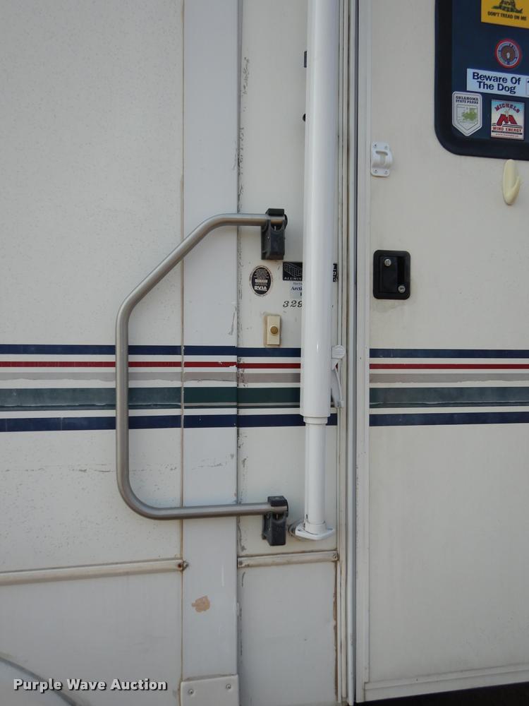 image for item DD0838 2001 Keystone Montana camper