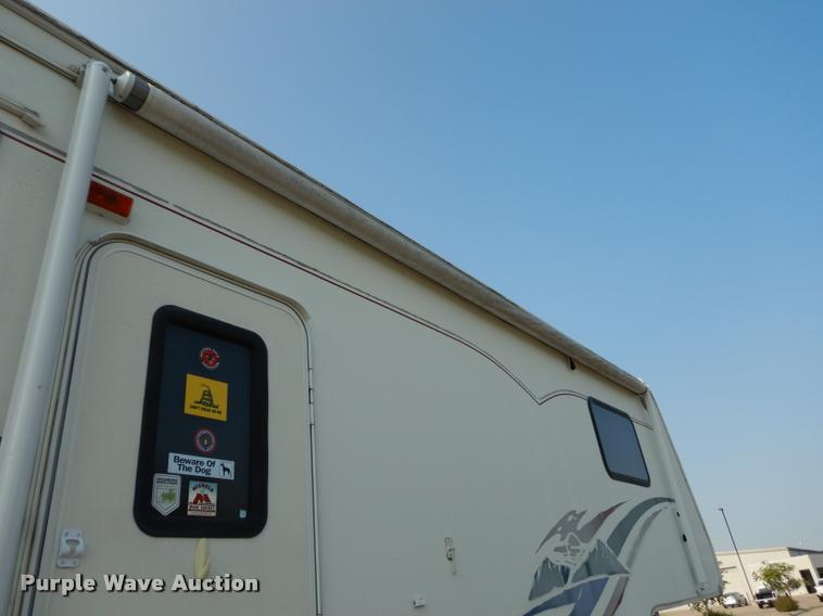 image for item DD0838 2001 Keystone Montana camper