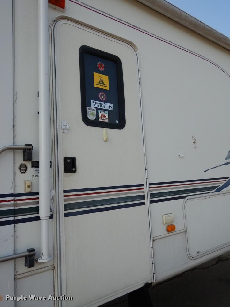 image for item DD0838 2001 Keystone Montana camper