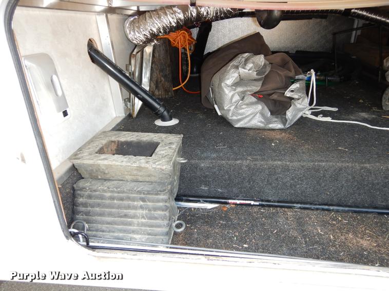 image for item DD0838 2001 Keystone Montana camper