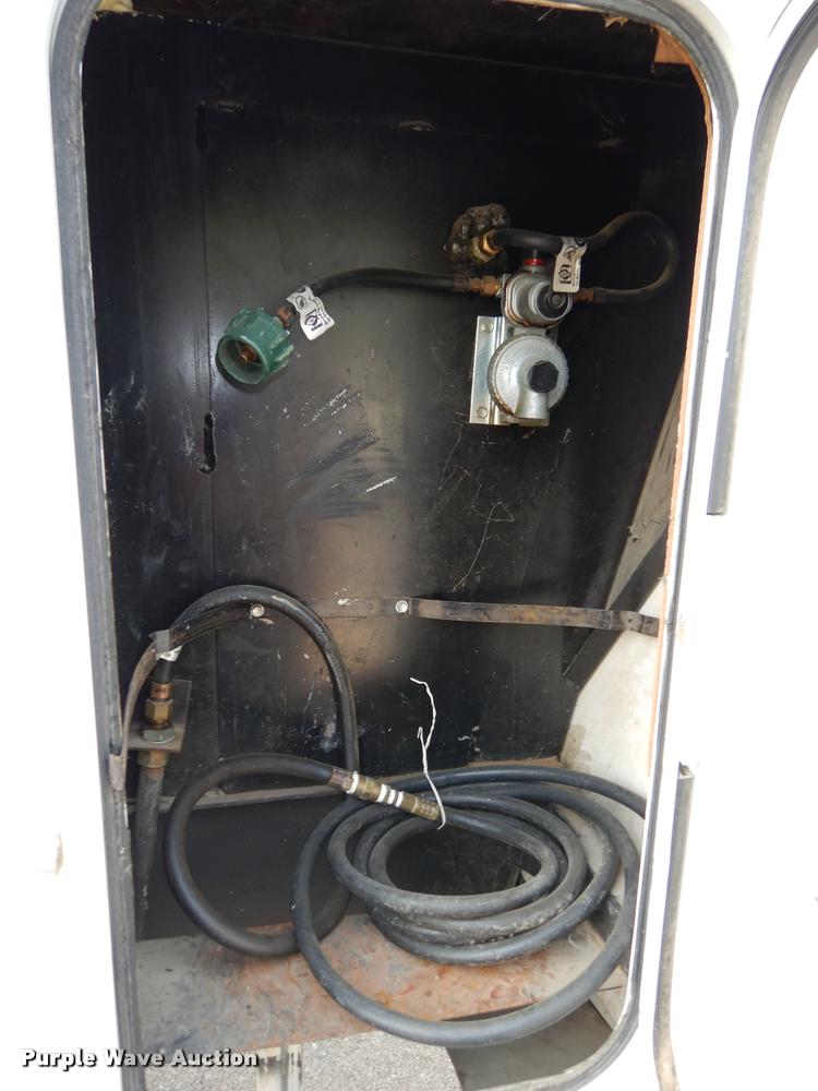 image for item DD0838 2001 Keystone Montana camper