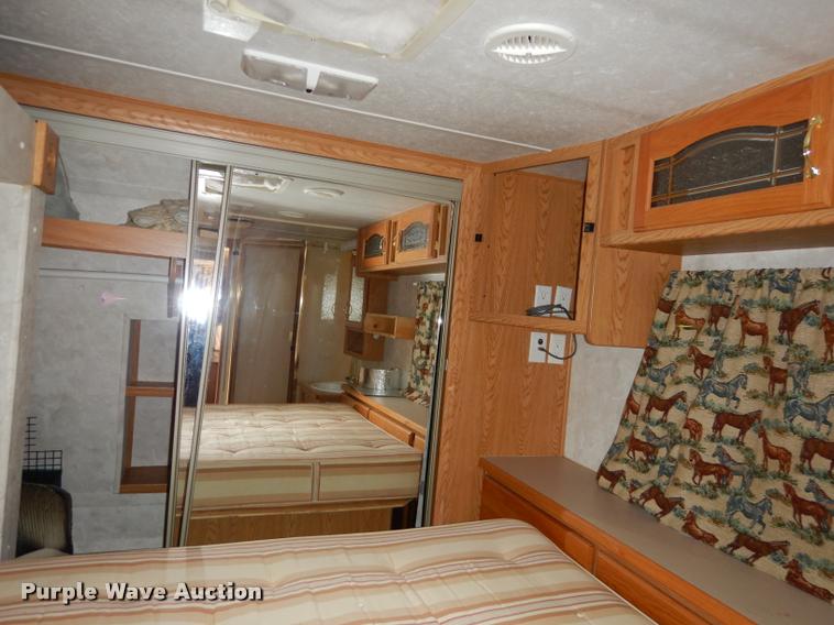 image for item DD0838 2001 Keystone Montana camper