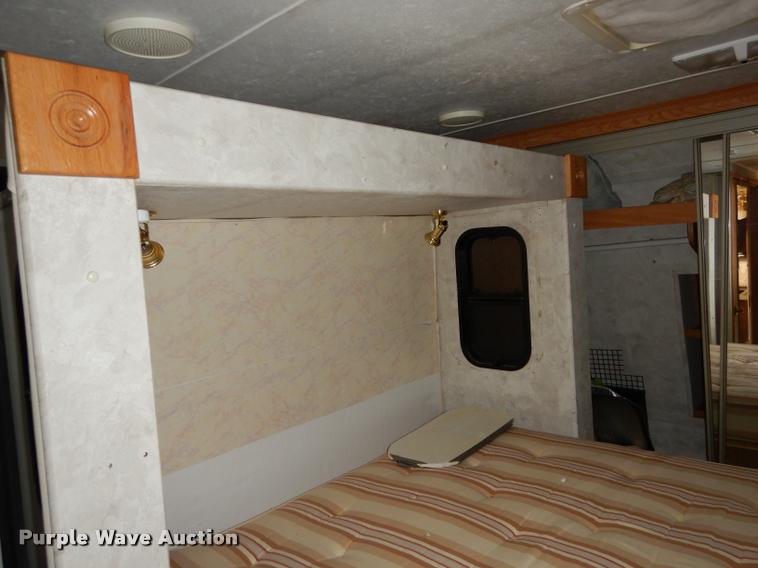 image for item DD0838 2001 Keystone Montana camper