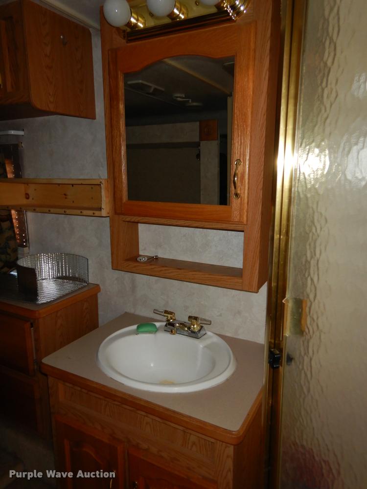 image for item DD0838 2001 Keystone Montana camper