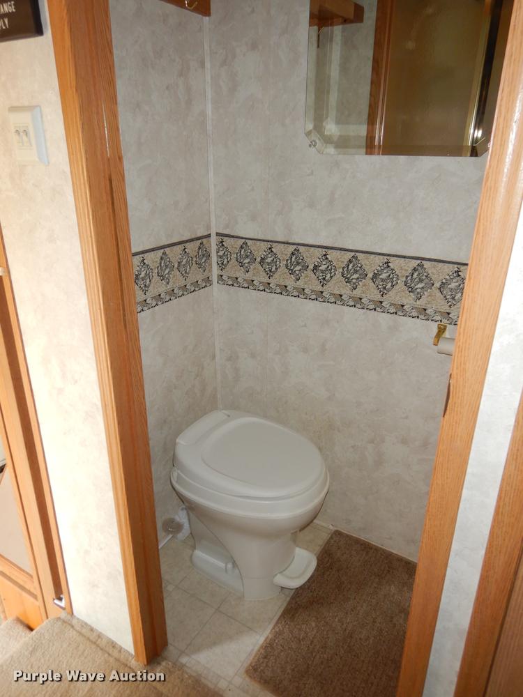 image for item DD0838 2001 Keystone Montana camper