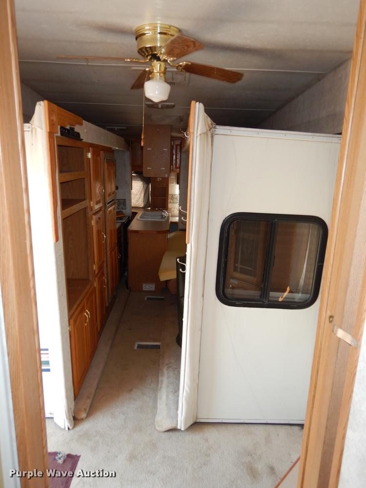 image for item DD0838 2001 Keystone Montana camper