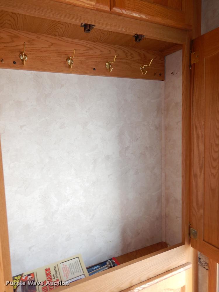 image for item DD0838 2001 Keystone Montana camper