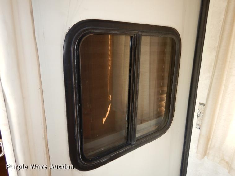 image for item DD0838 2001 Keystone Montana camper