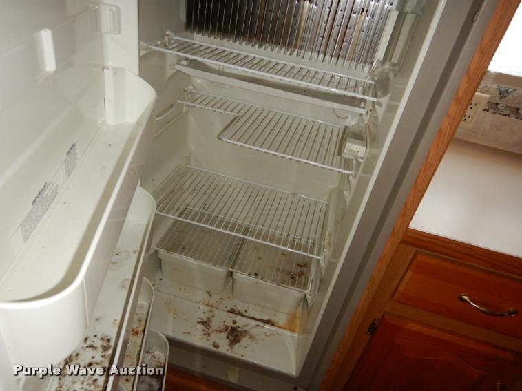 image for item DD0838 2001 Keystone Montana camper