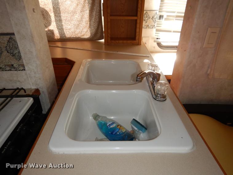 image for item DD0838 2001 Keystone Montana camper