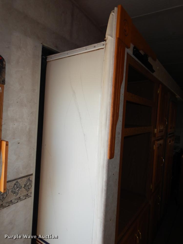 image for item DD0838 2001 Keystone Montana camper