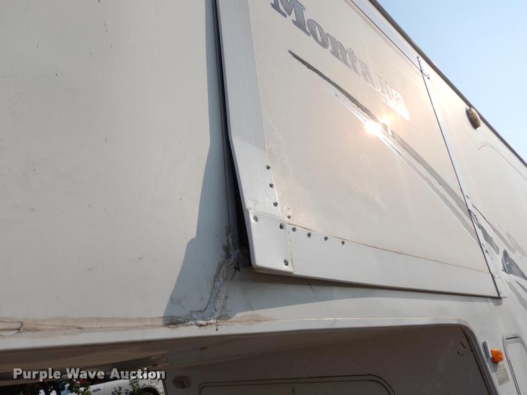 image for item DD0838 2001 Keystone Montana camper