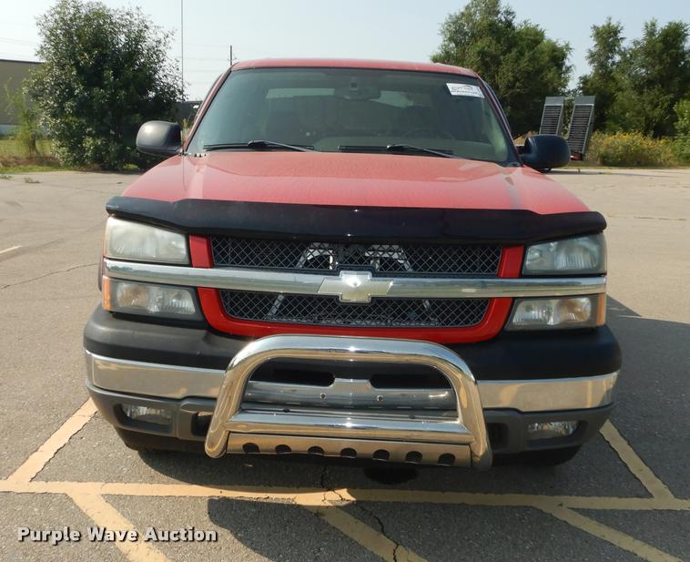 image for item DD0839 2005 Chevrolet Silverado 1500 Z71 Crew Cab pickup truck