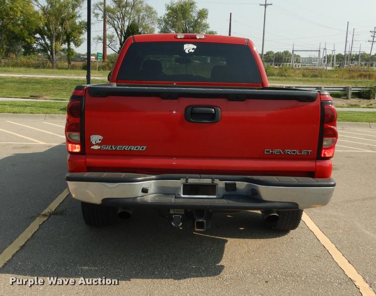 image for item DD0839 2005 Chevrolet Silverado 1500 Z71 Crew Cab pickup truck