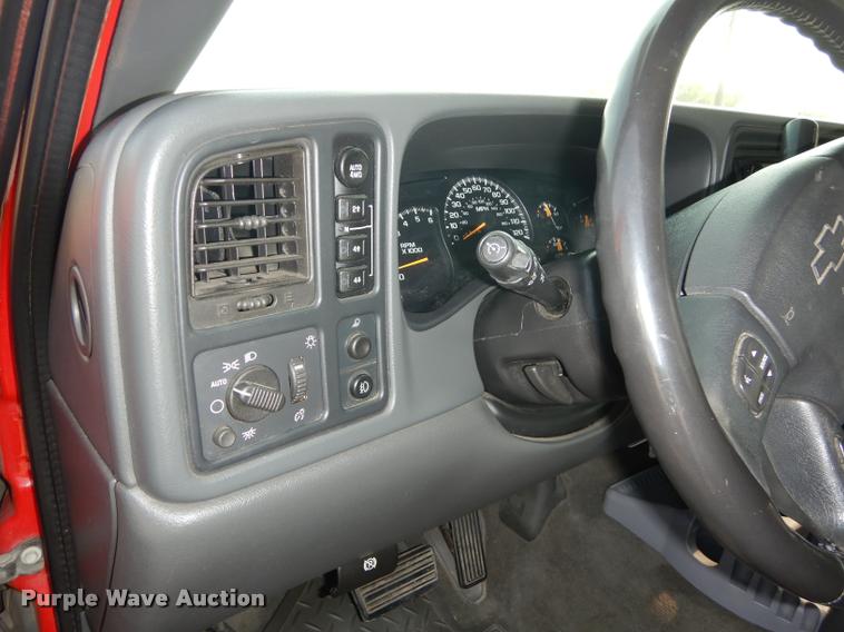 image for item DD0839 2005 Chevrolet Silverado 1500 Z71 Crew Cab pickup truck