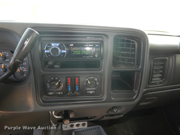 image for item DD0839 2005 Chevrolet Silverado 1500 Z71 Crew Cab pickup truck