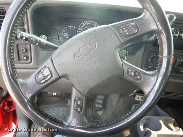 image for item DD0839 2005 Chevrolet Silverado 1500 Z71 Crew Cab pickup truck