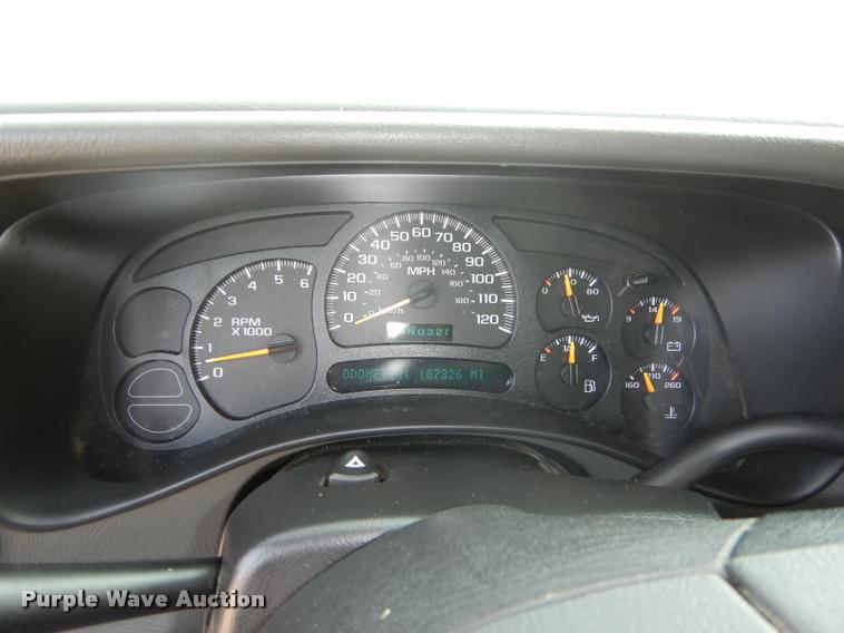 image for item DD0839 2005 Chevrolet Silverado 1500 Z71 Crew Cab pickup truck