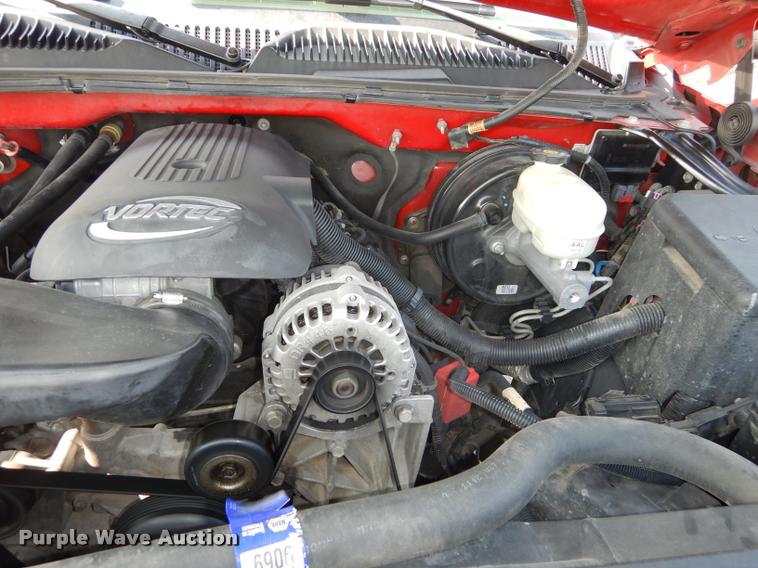 image for item DD0839 2005 Chevrolet Silverado 1500 Z71 Crew Cab pickup truck