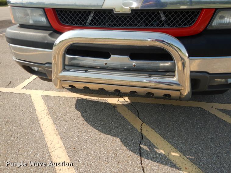 image for item DD0839 2005 Chevrolet Silverado 1500 Z71 Crew Cab pickup truck