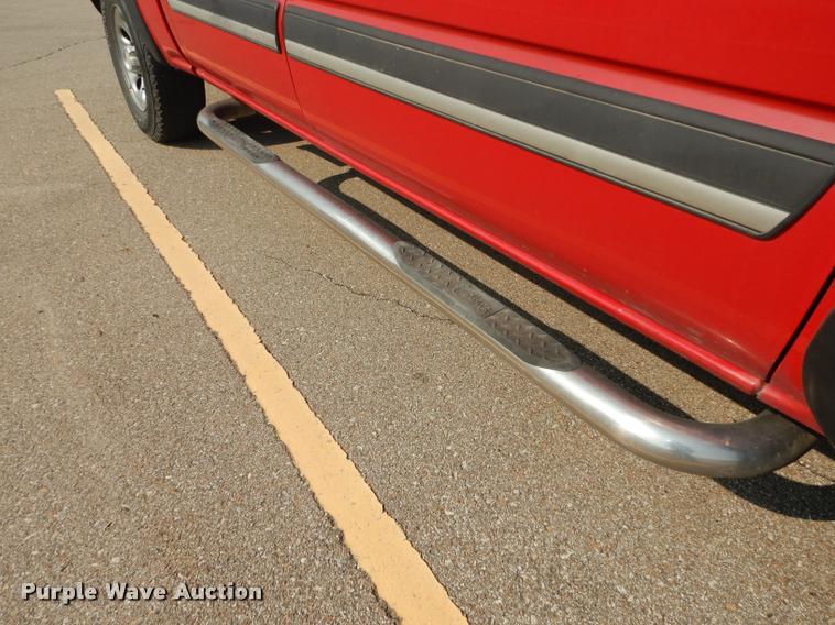 image for item DD0839 2005 Chevrolet Silverado 1500 Z71 Crew Cab pickup truck