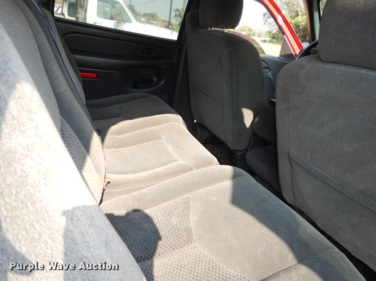 image for item DD0839 2005 Chevrolet Silverado 1500 Z71 Crew Cab pickup truck