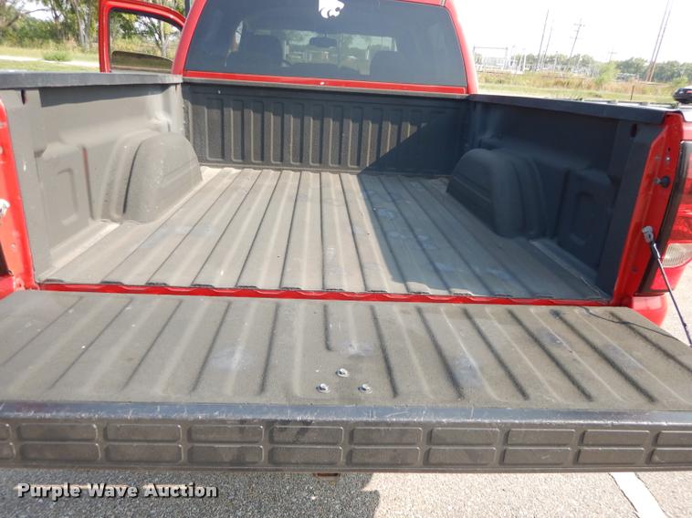 image for item DD0839 2005 Chevrolet Silverado 1500 Z71 Crew Cab pickup truck