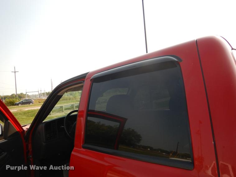 image for item DD0839 2005 Chevrolet Silverado 1500 Z71 Crew Cab pickup truck