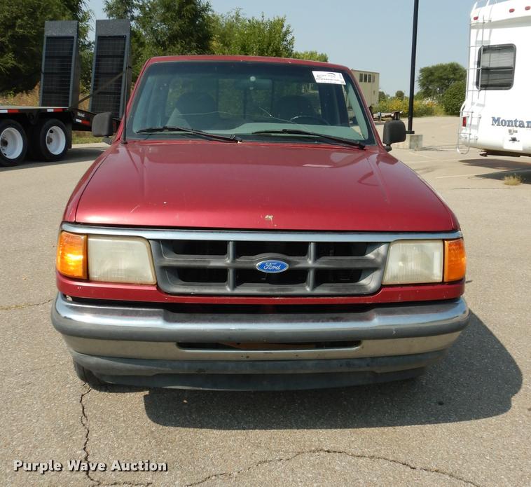 image for item DD0844 1993 Ford Ranger XLT pickup truck