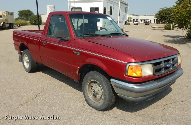 image for item DD0844 1993 Ford Ranger XLT pickup truck
