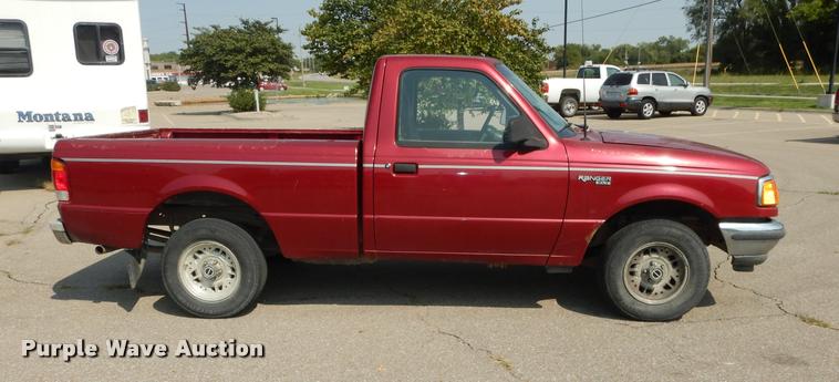 image for item DD0844 1993 Ford Ranger XLT pickup truck