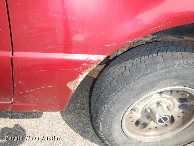 image for item DD0844 1993 Ford Ranger XLT pickup truck