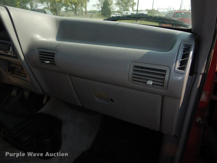 image for item DD0844 1993 Ford Ranger XLT pickup truck