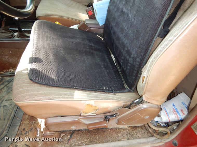 image for item DD0845 1984 Toyota SR5 pickup truck