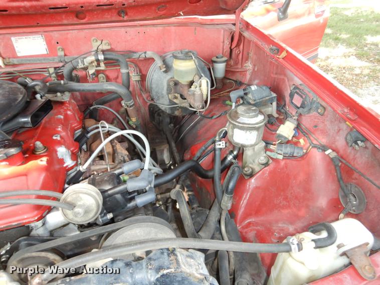 image for item DD0845 1984 Toyota SR5 pickup truck